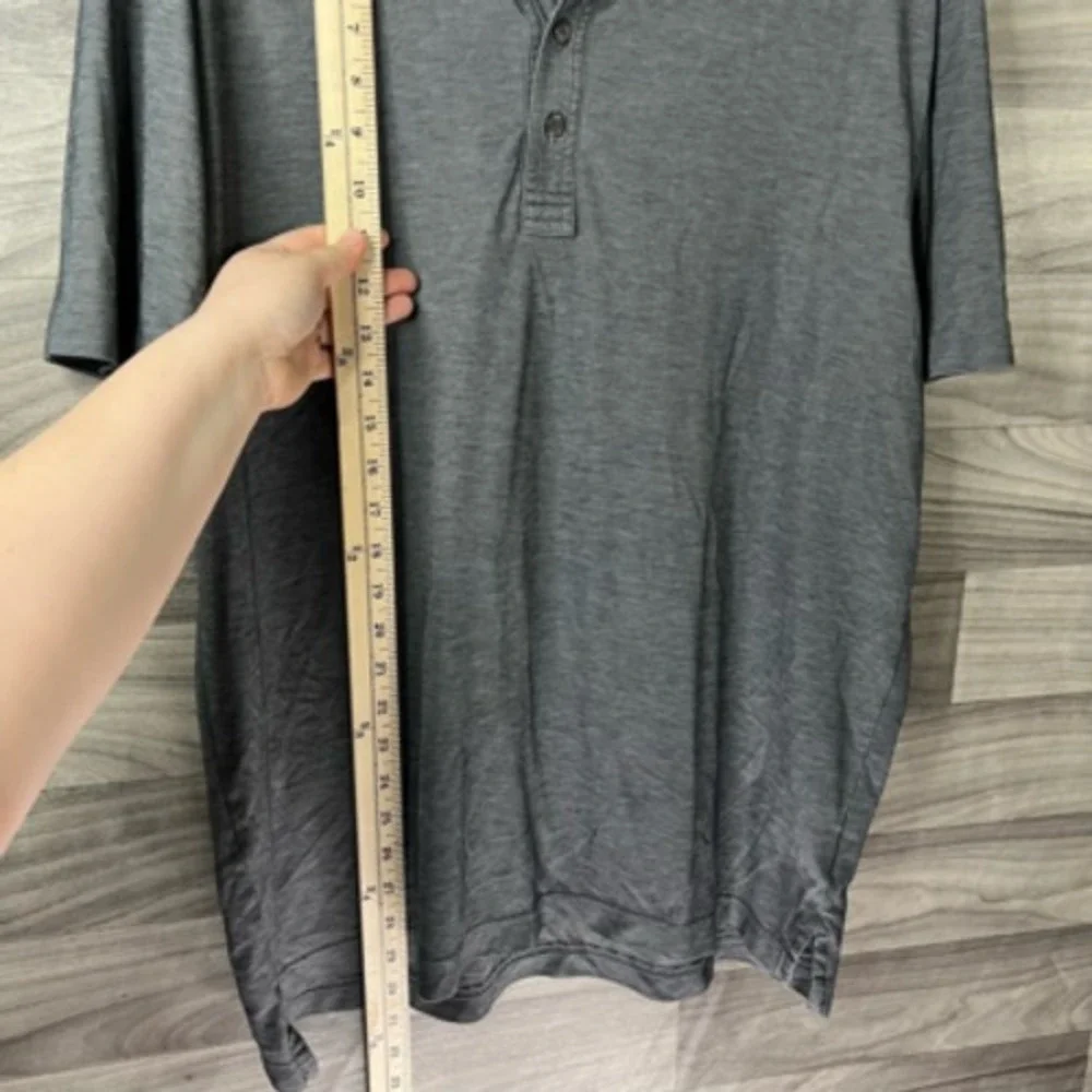 Travis Mathew Mens Golf Polo‎ Shirt Gray Short Sleeve Split Hem Collar Button XL